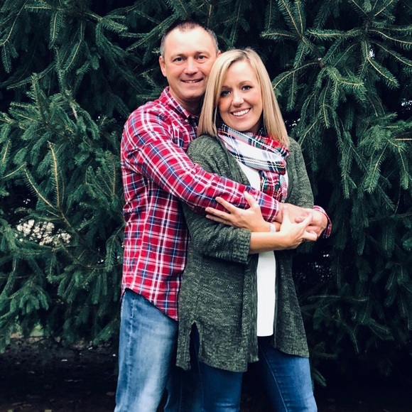 Meet your Posher, Andrea - Picture 2 of 2